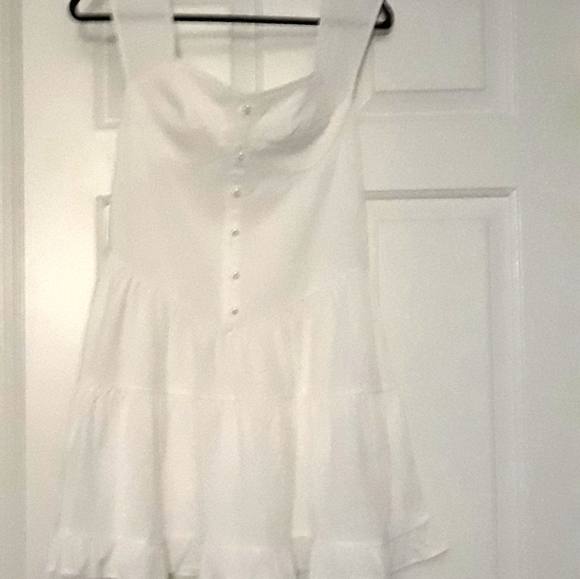 SOLD OUT ✔✔White Dress Ruffle Hem, Size L - Picture 3 of 4